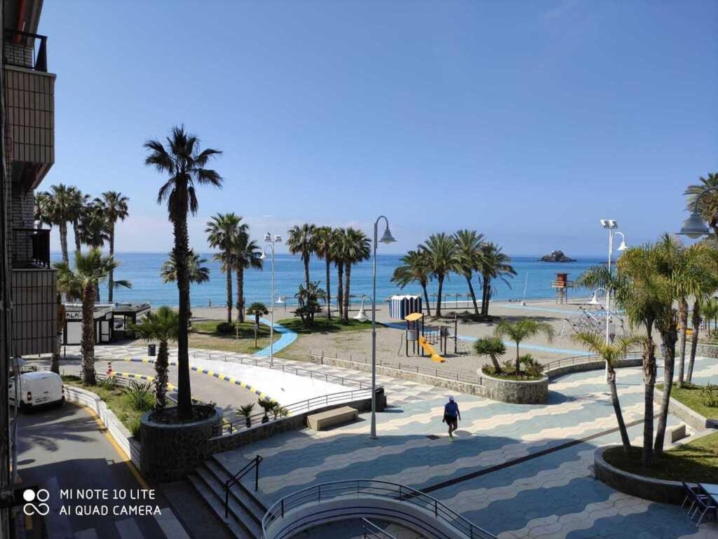 Centro-Primera Linea De Playa Almunecar Luaran gambar